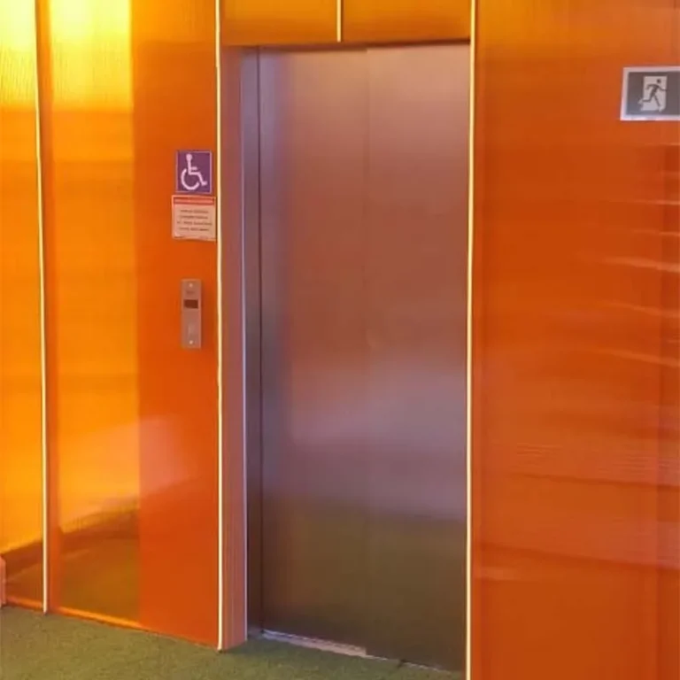 elevadores-hidraulicos-comerciais-01